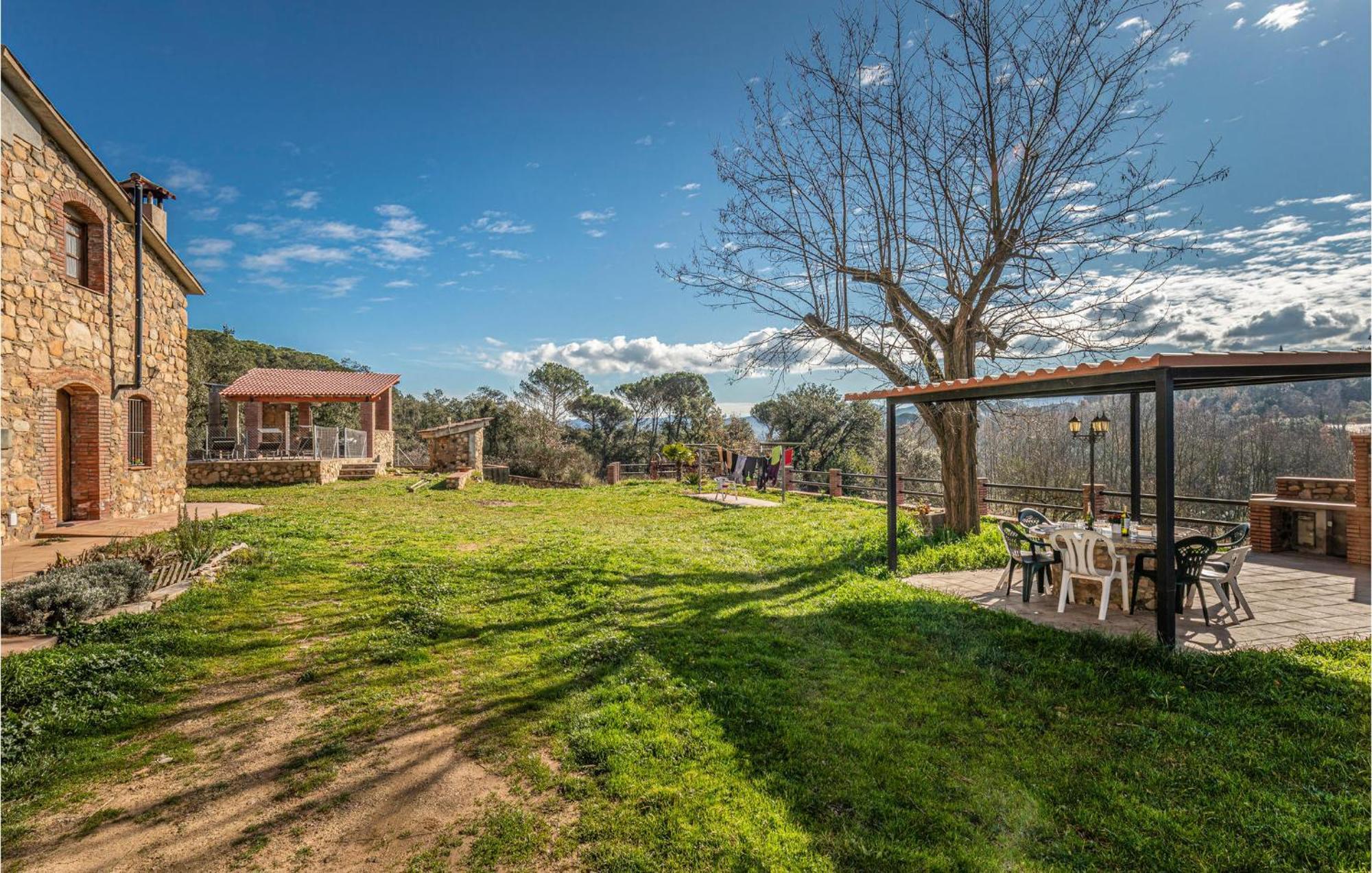 Awesome Home In Riells I Viabrea With Wifi Breda Dış mekan fotoğraf